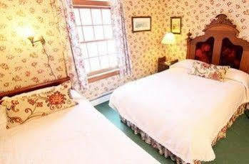 The Washington Irving Inn Tannersville Bagian luar foto